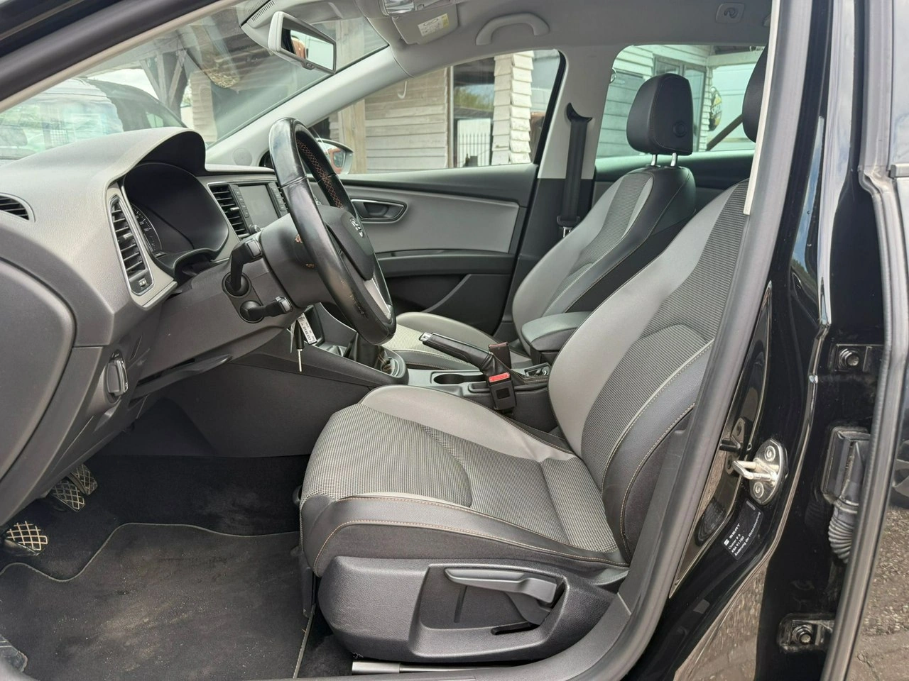 Seat Leon - Zdjęcie 8