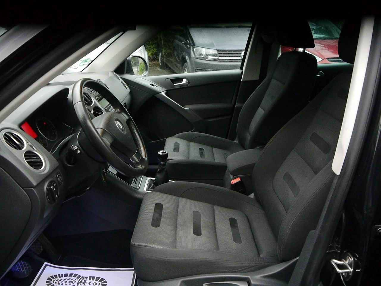 Volkswagen Tiguan - Zdjęcie 30