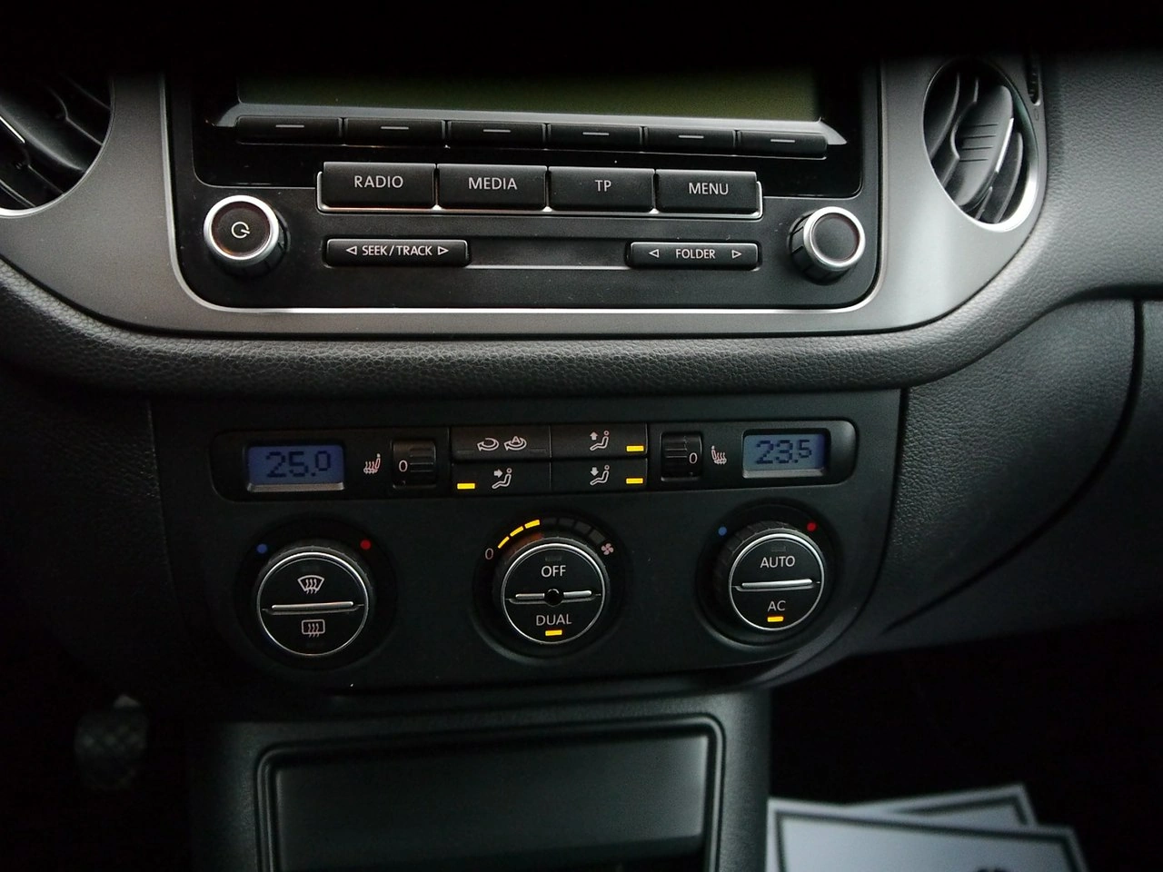 Volkswagen Tiguan - Zdjęcie 23