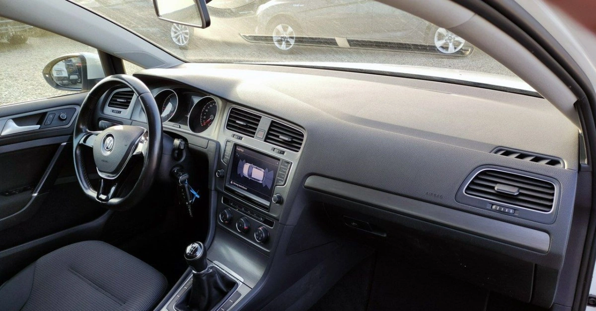 Volkswagen Golf - Zdjęcie 26