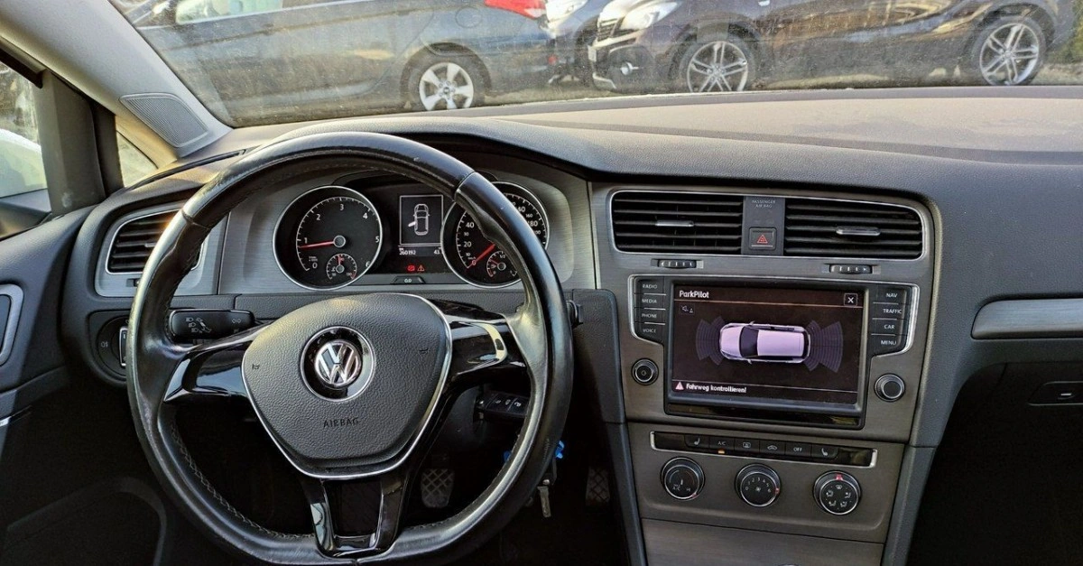 Volkswagen Golf - Zdjęcie 27