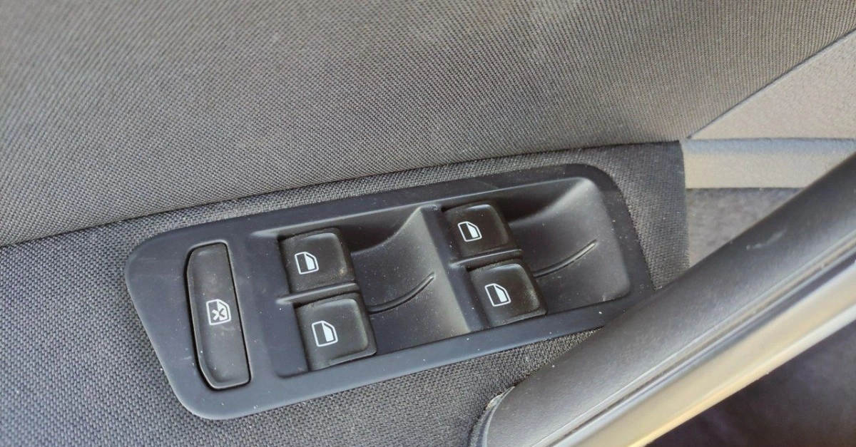 Volkswagen Golf - Zdjęcie 28