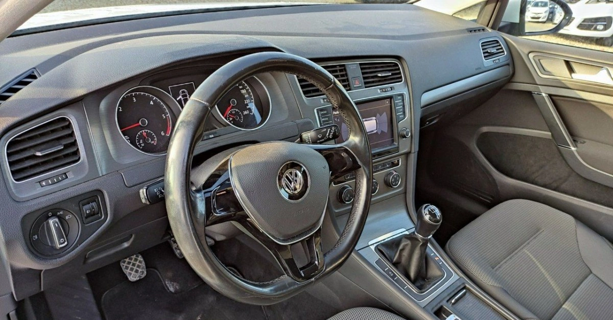 Volkswagen Golf - Zdjęcie 31