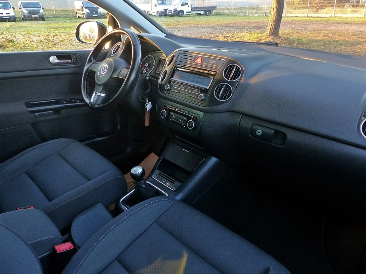 Volkswagen Golf Plus - Zdjęcie 23