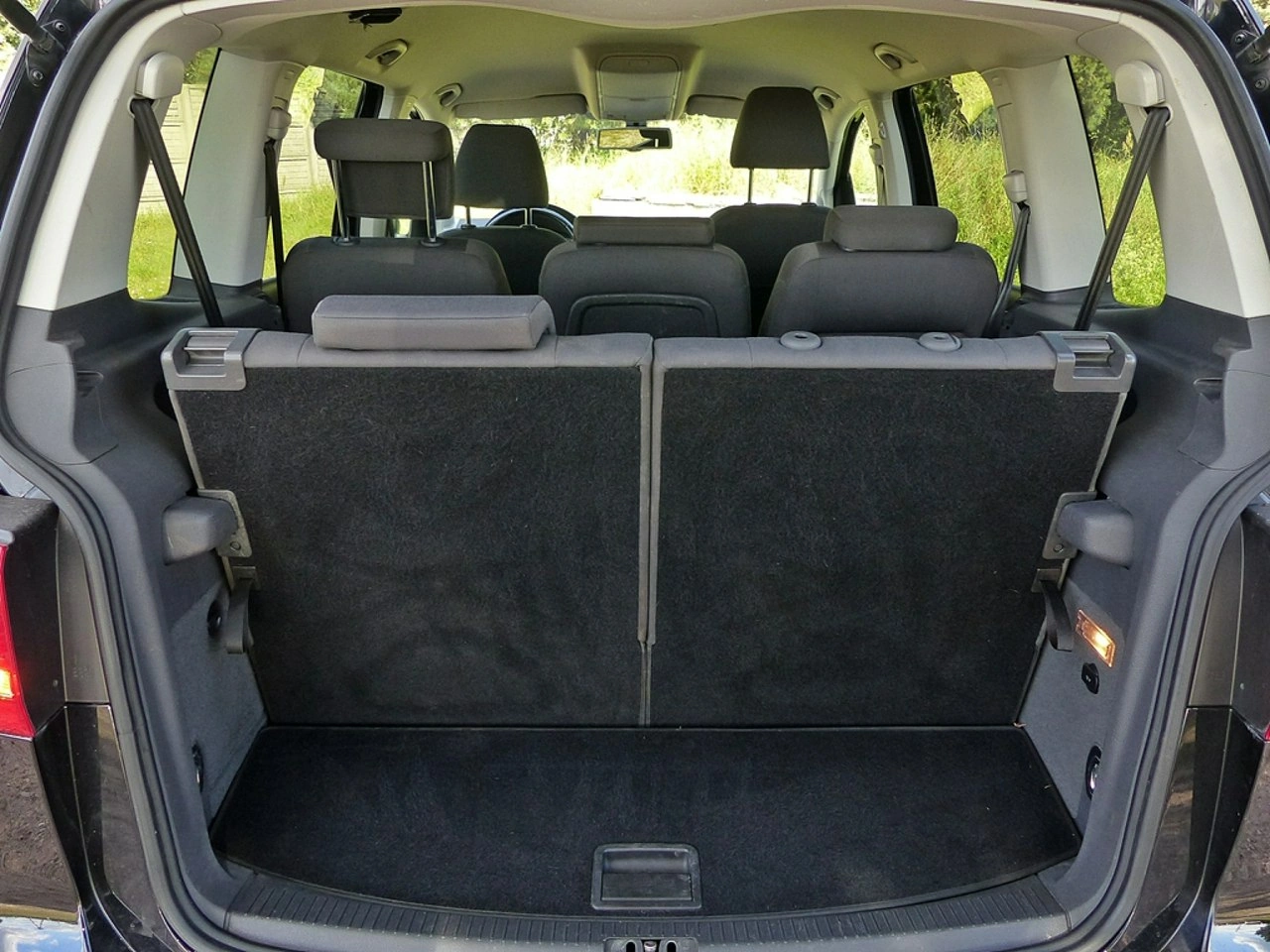 Volkswagen Touran - Zdjęcie 10