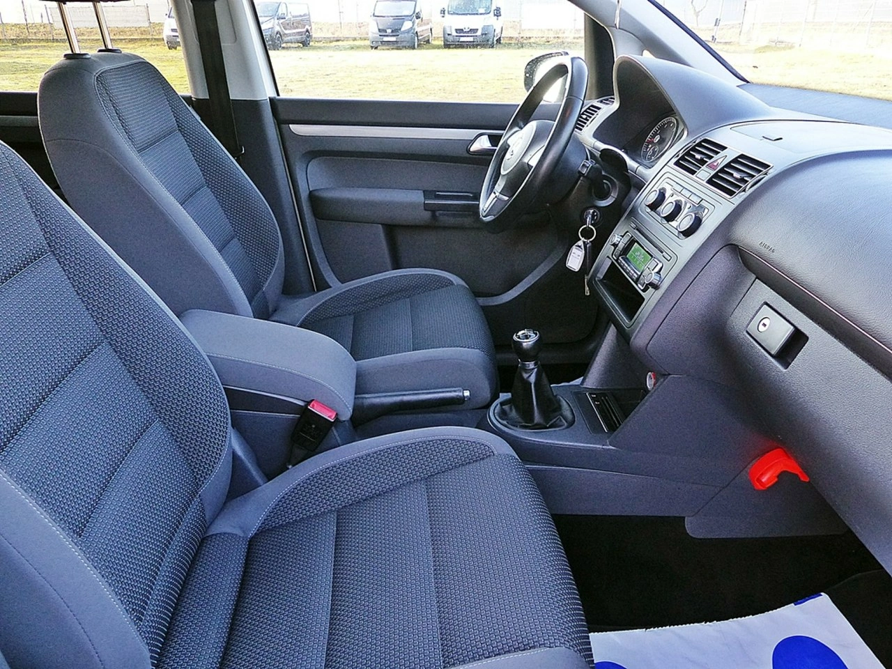 Volkswagen Touran - Zdjęcie 25