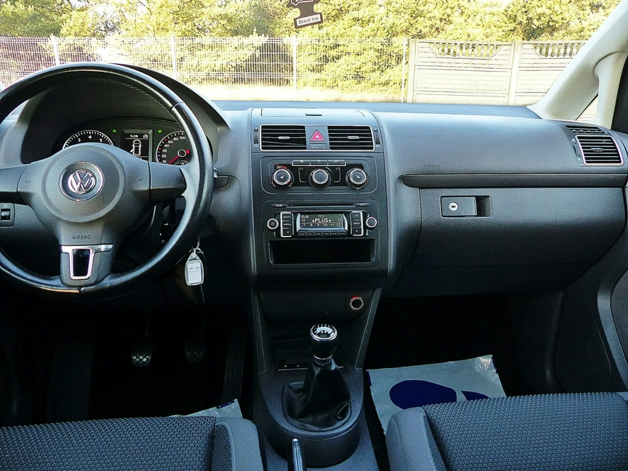 Volkswagen Touran - Zdjęcie 35