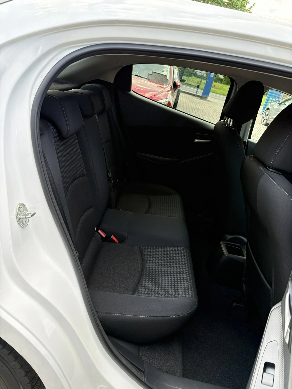 Mazda 2 - Zdjęcie 13