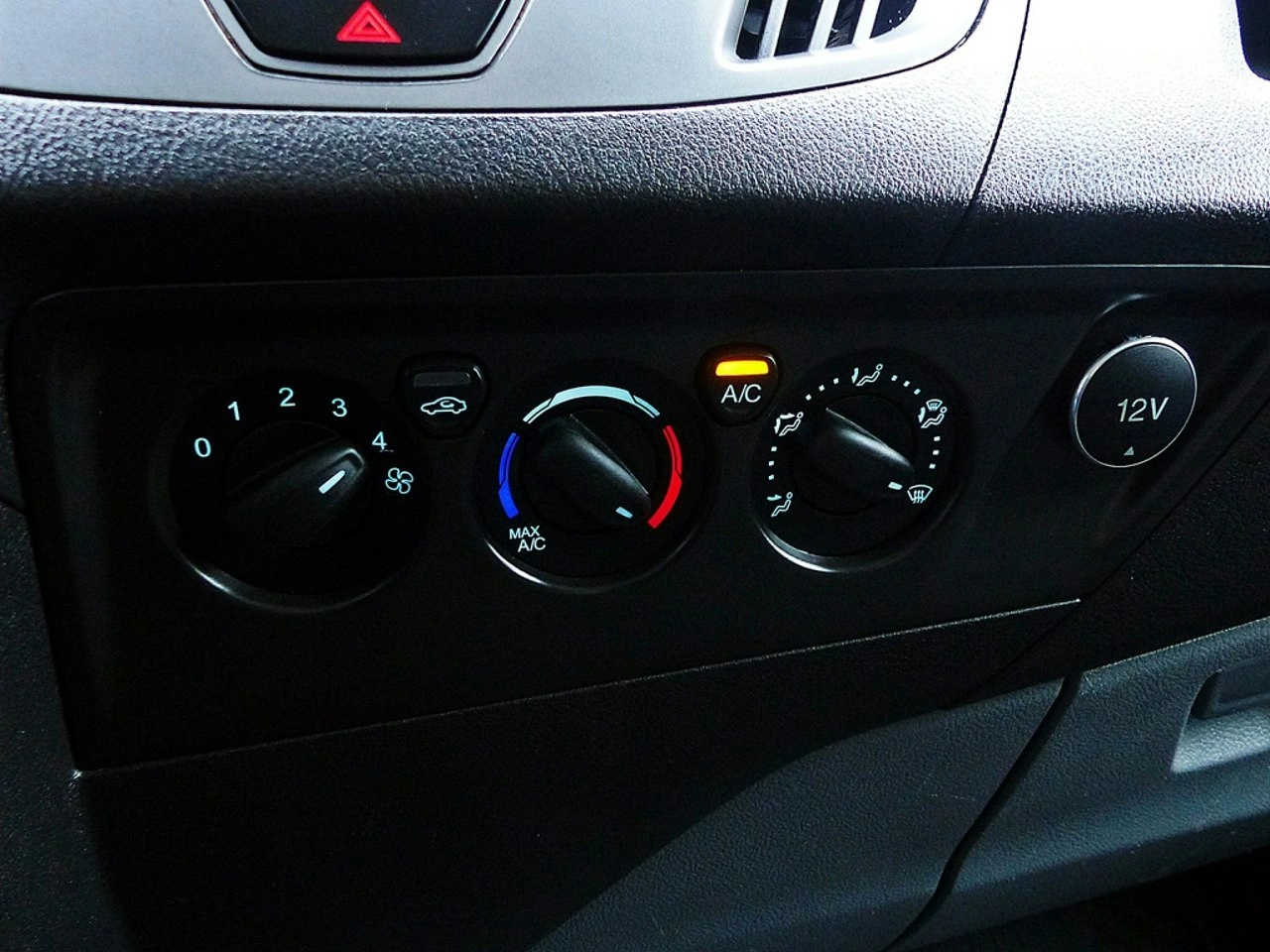 Ford Transit Custom - Zdjęcie 35