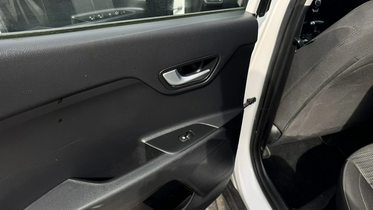Kia Stonic - Zdjęcie 30