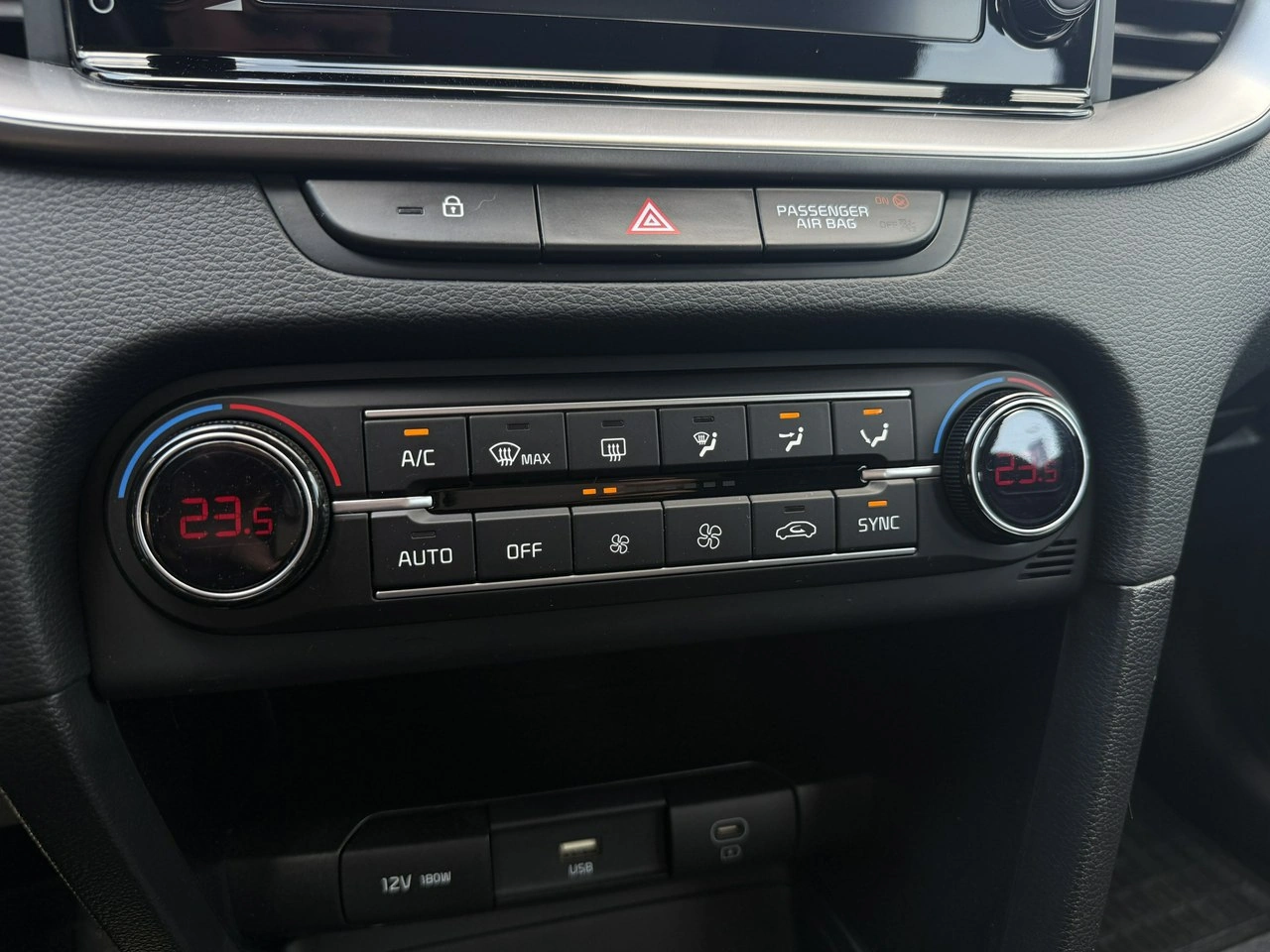 Kia Ceed - Zdjęcie 25