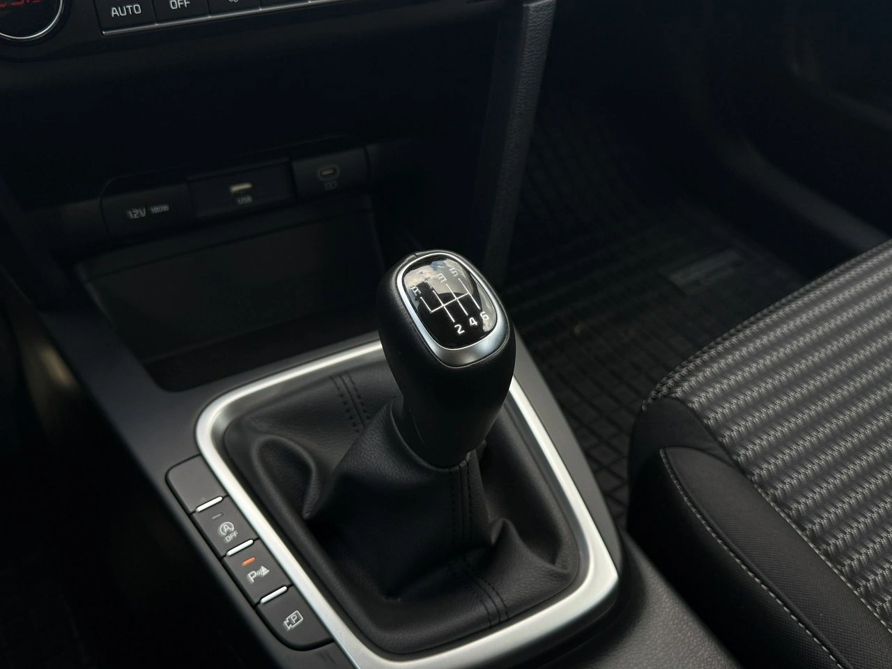 Kia Ceed - Zdjęcie 27