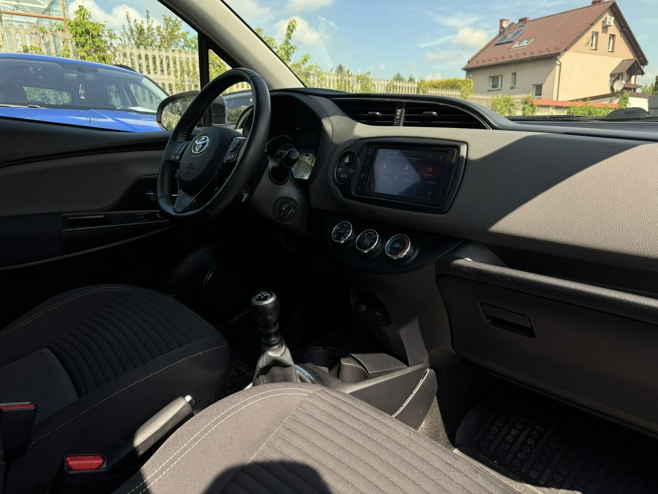 Toyota Yaris - Zdjęcie 9