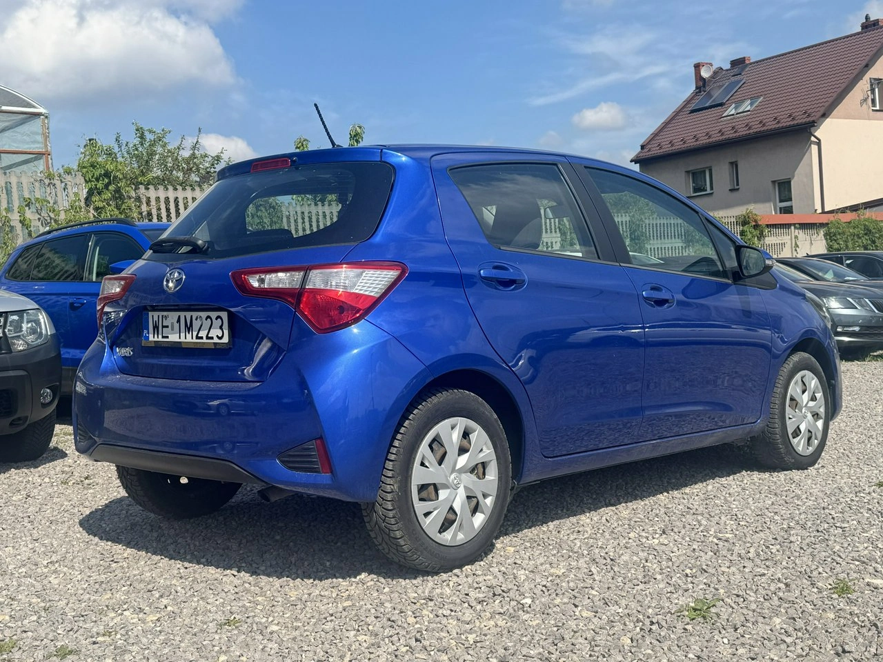 Toyota Yaris - Zdjęcie 2