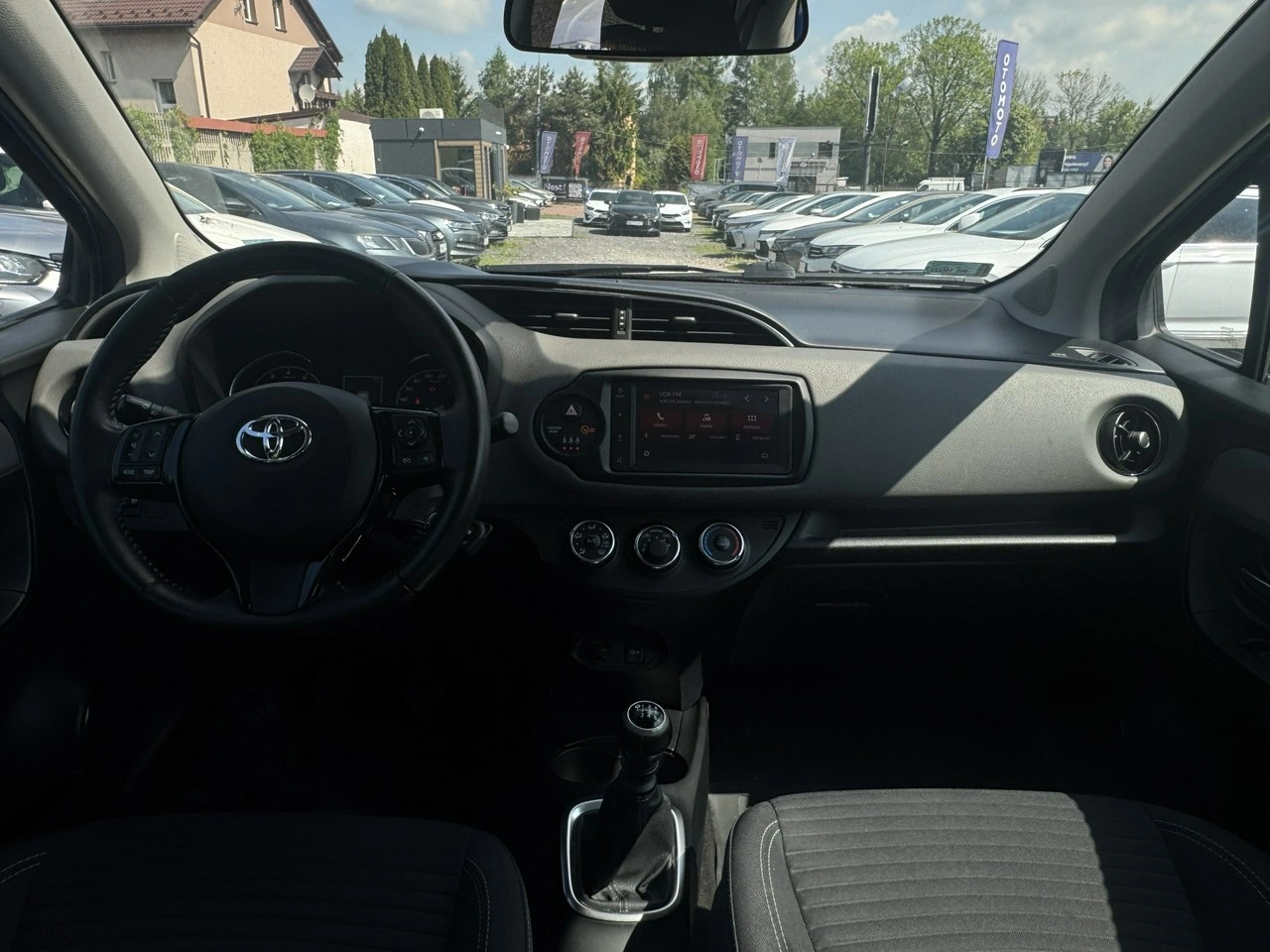 Toyota Yaris - Zdjęcie 8