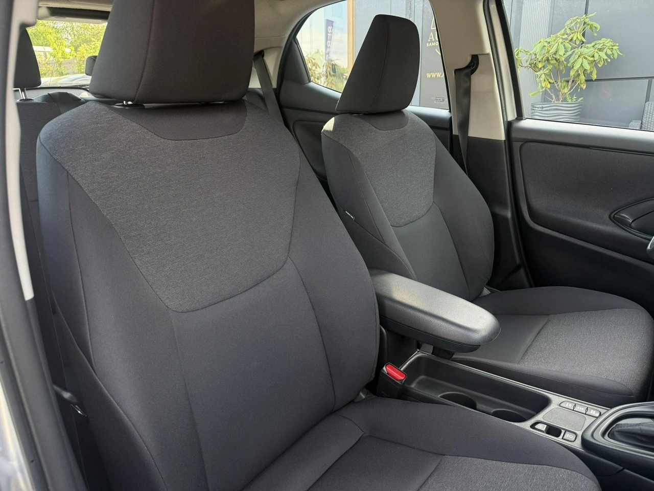 Toyota Yaris - Zdjęcie 10