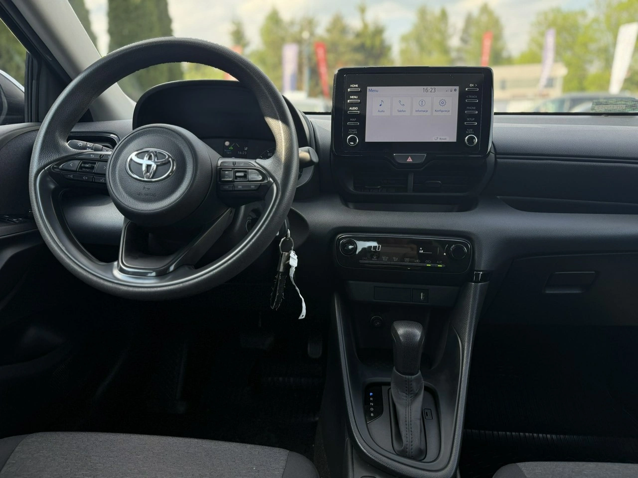 Toyota Yaris - Zdjęcie 11