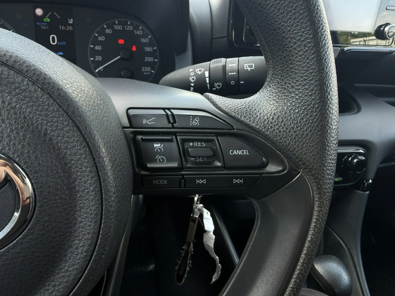 Toyota Yaris - Zdjęcie 15