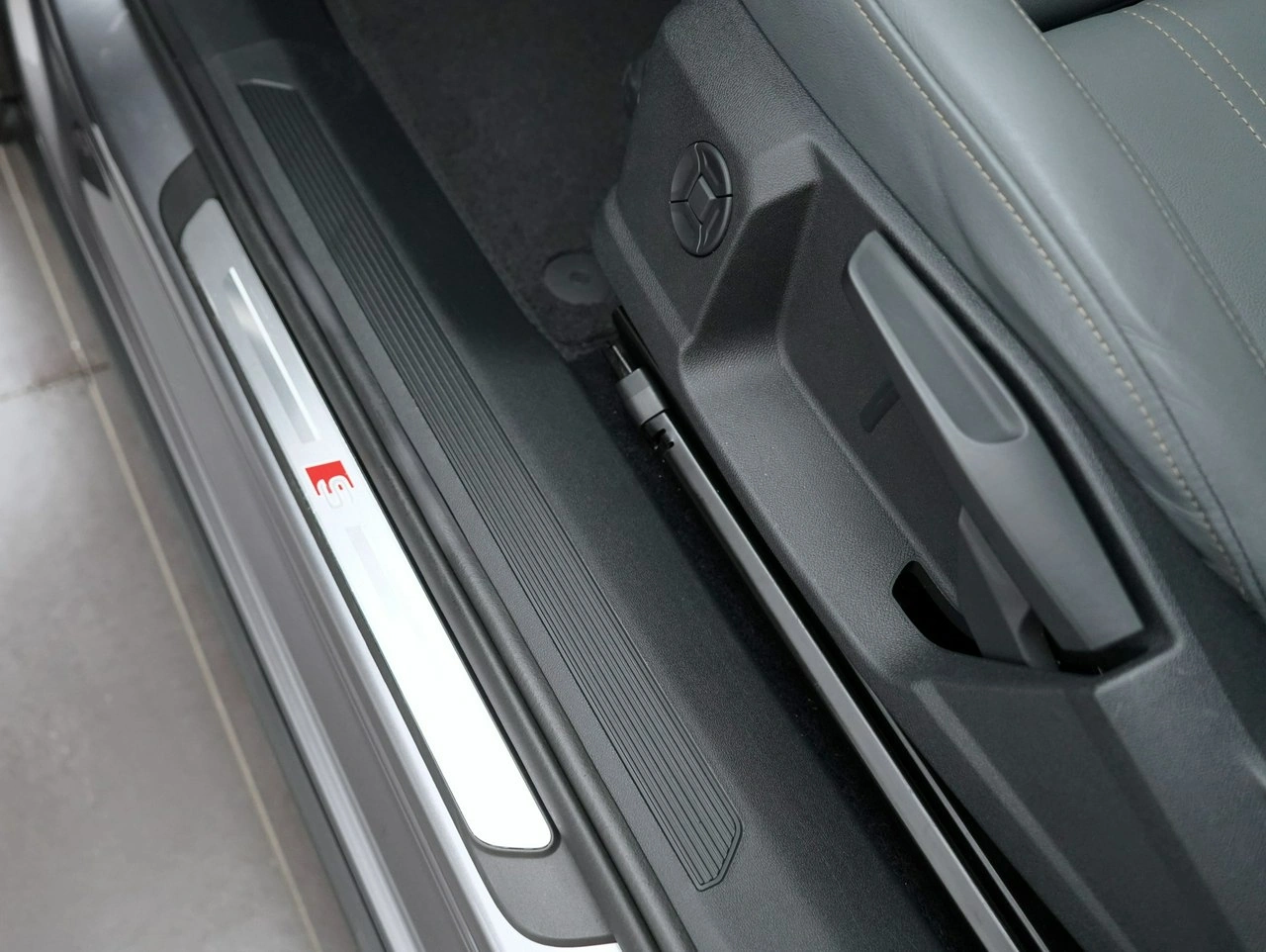 Audi Q4 e-tron - Zdjęcie 13