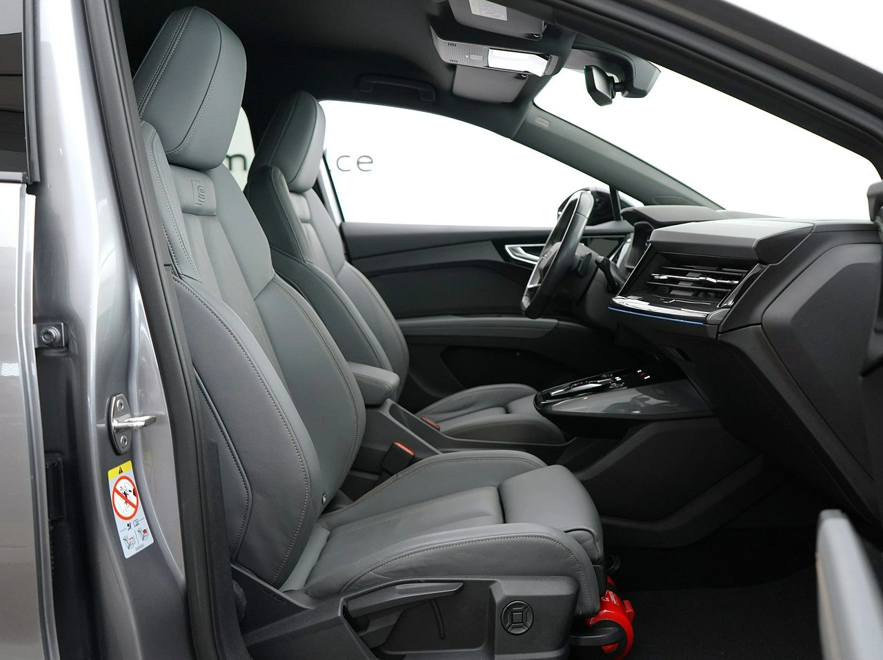 Audi Q4 e-tron - Zdjęcie 28