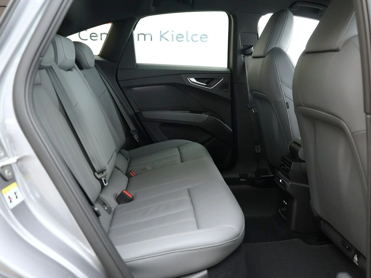 Audi Q4 e-tron - Zdjęcie 30