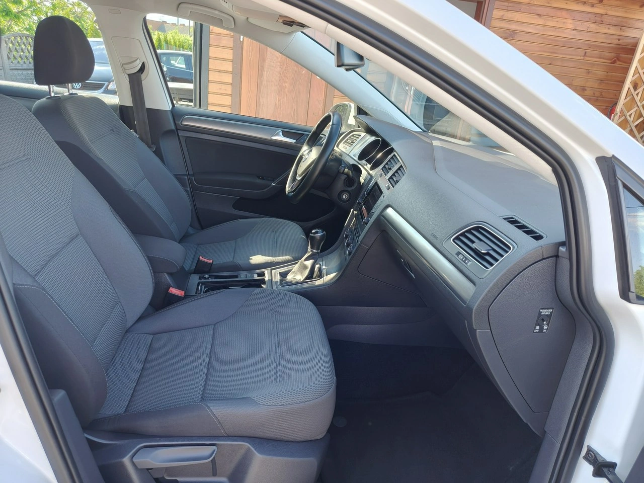 Volkswagen Golf - Zdjęcie 17
