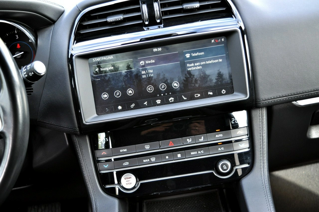 Jaguar F-Pace - Zdjęcie 17