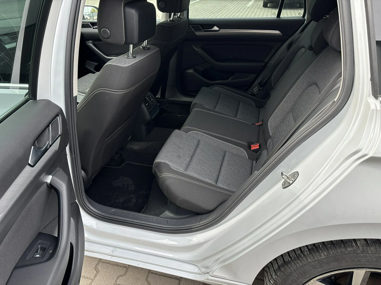 Volkswagen Passat - Zdjęcie 11
