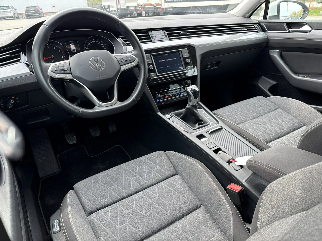 Volkswagen Passat - Zdjęcie 12