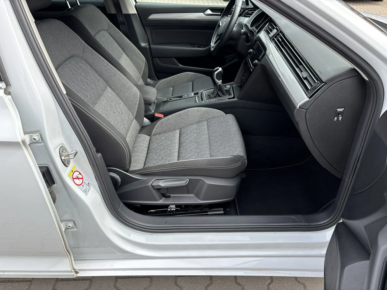 Volkswagen Passat - Zdjęcie 16