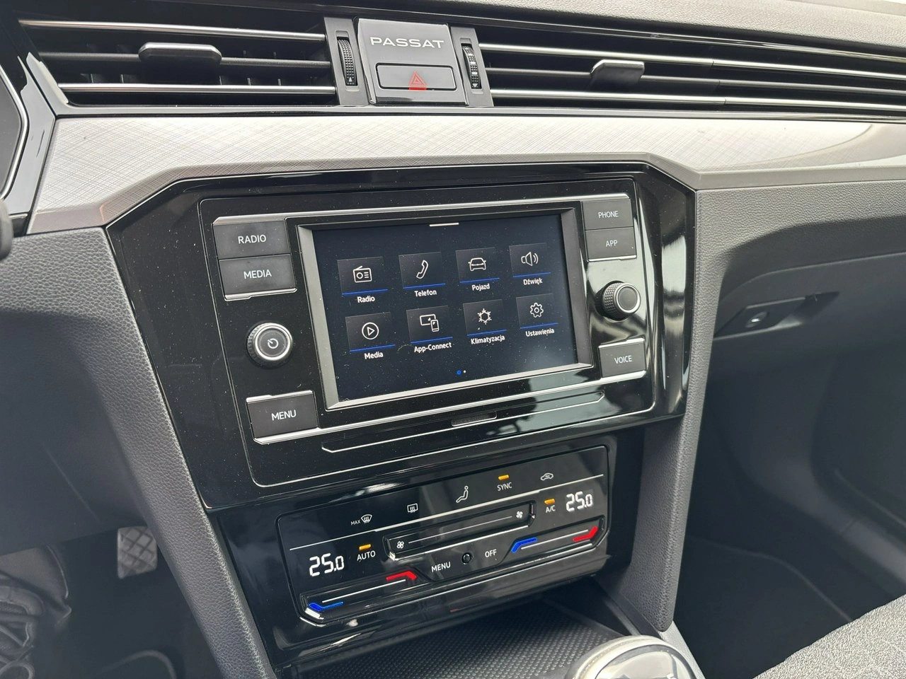 Volkswagen Passat - Zdjęcie 21