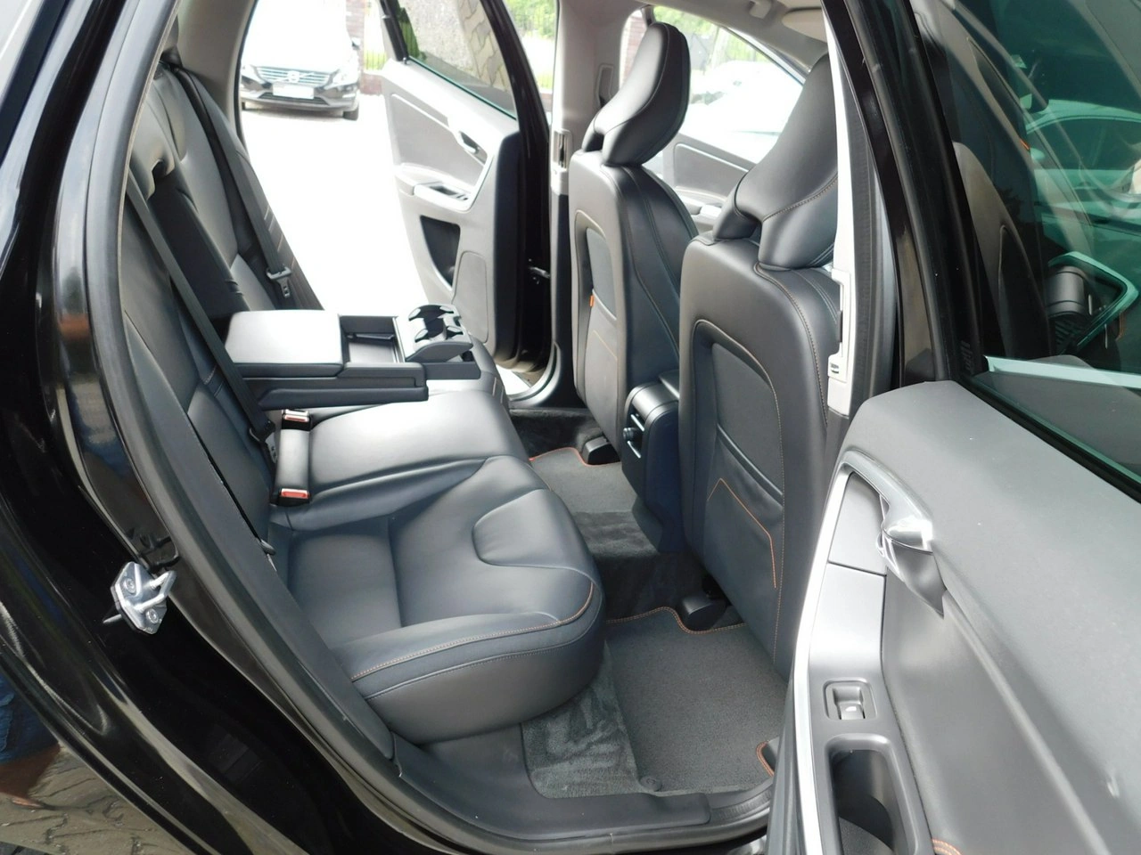 Volvo XC 60 - Zdjęcie 10