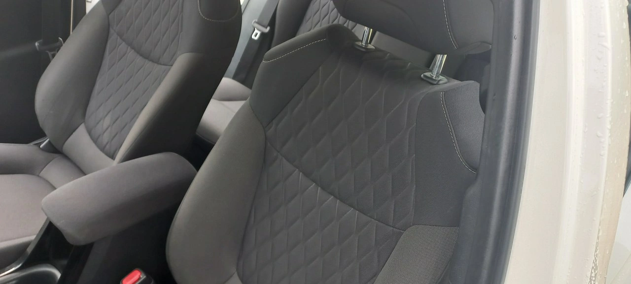 Toyota Corolla - Zdjęcie 17