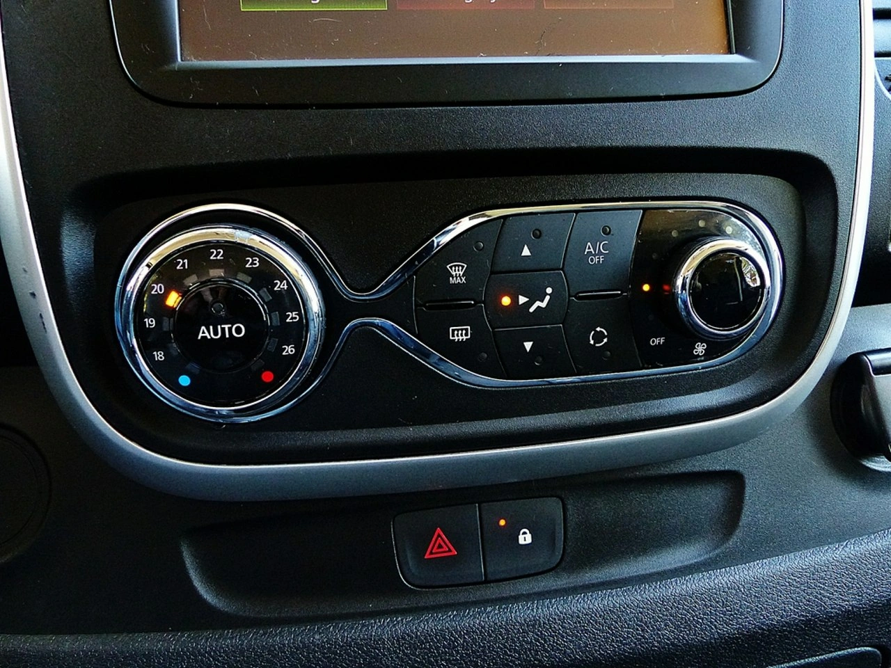 Renault Trafic - Zdjęcie 32