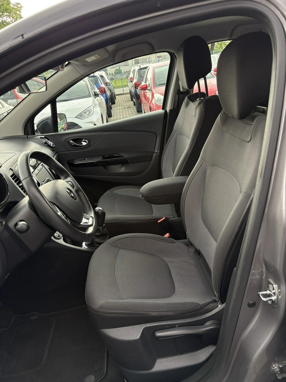Renault Captur - Zdjęcie 12