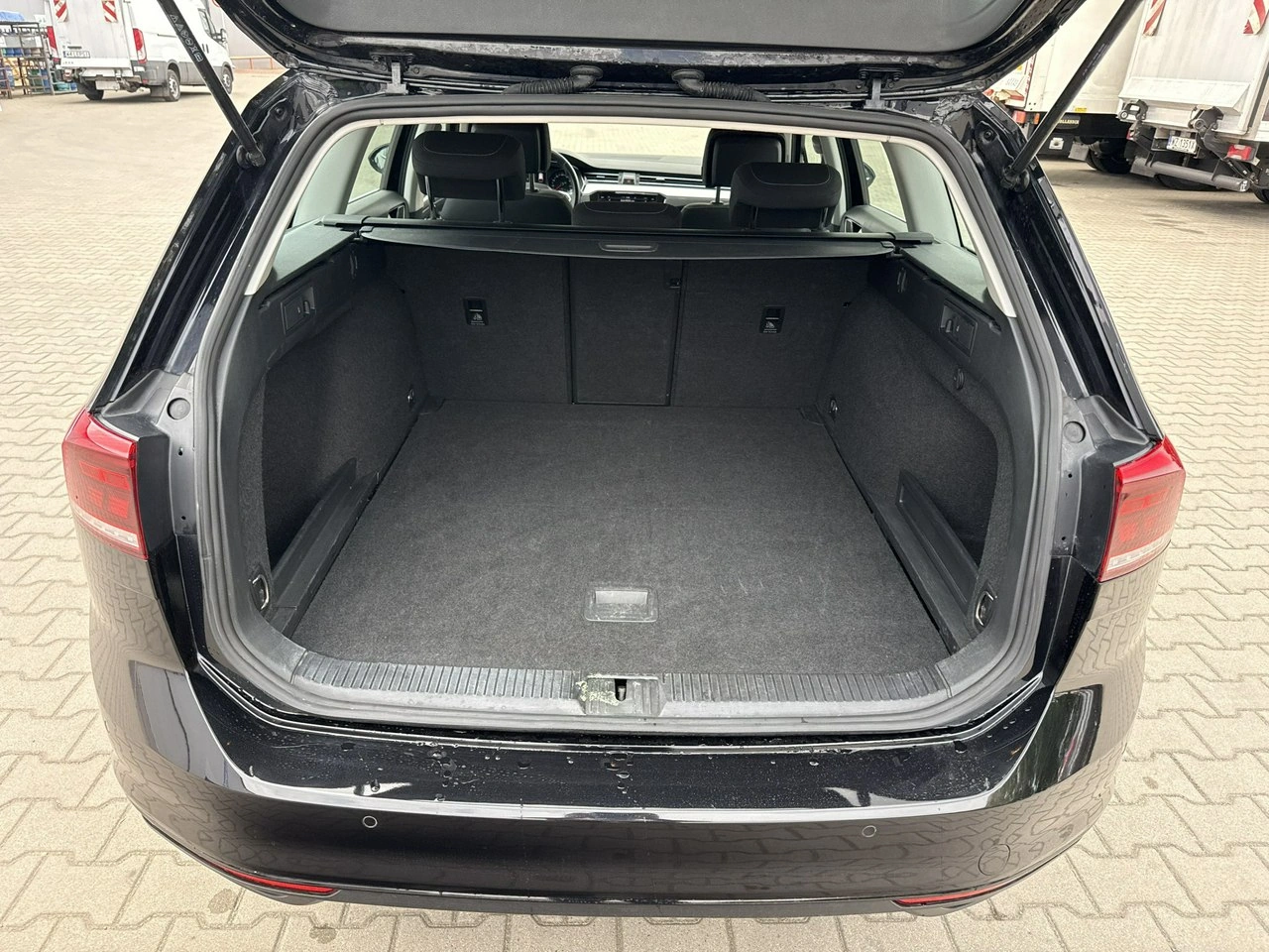 Volkswagen Passat - Zdjęcie 15