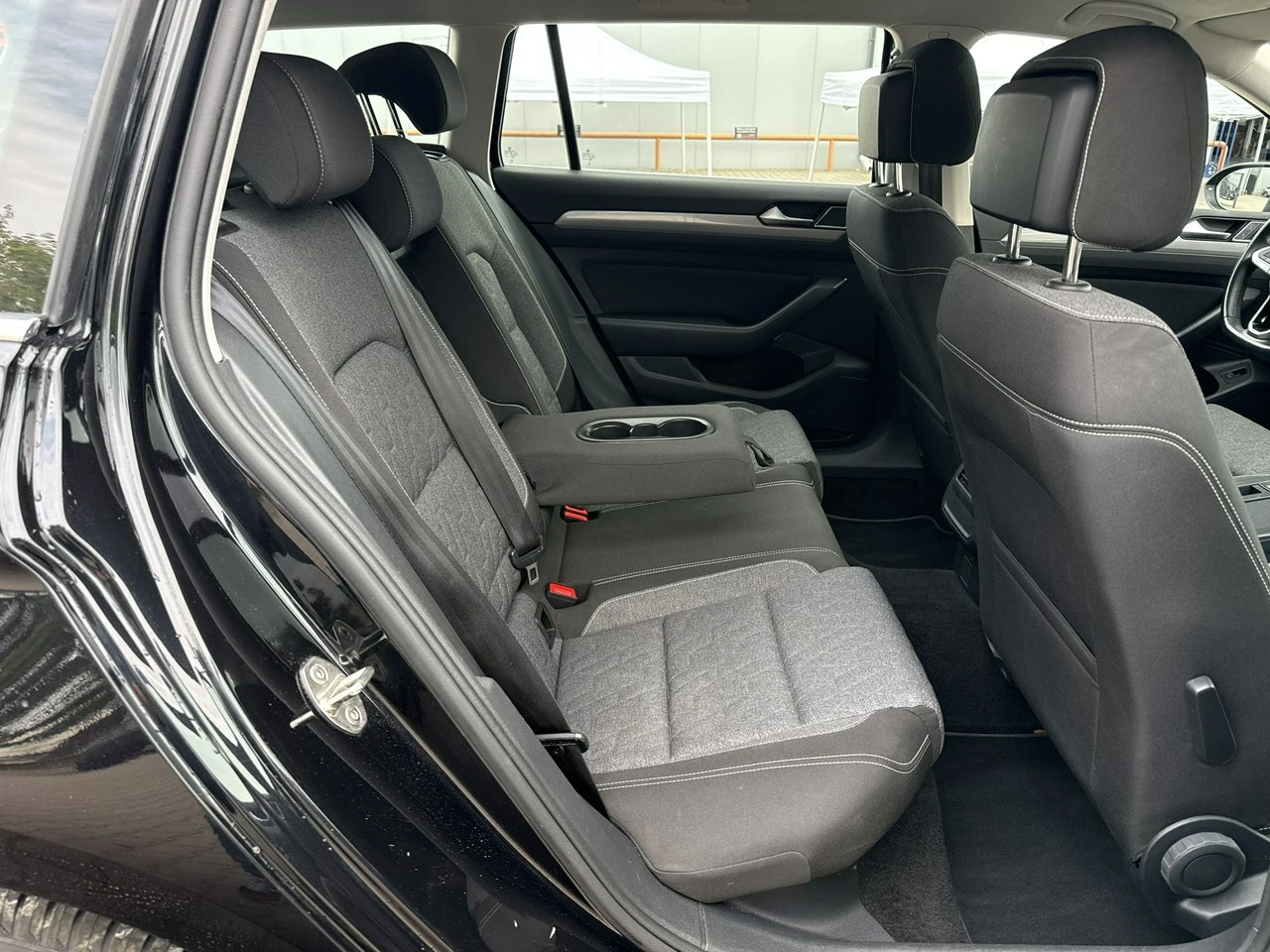 Volkswagen Passat - Zdjęcie 17