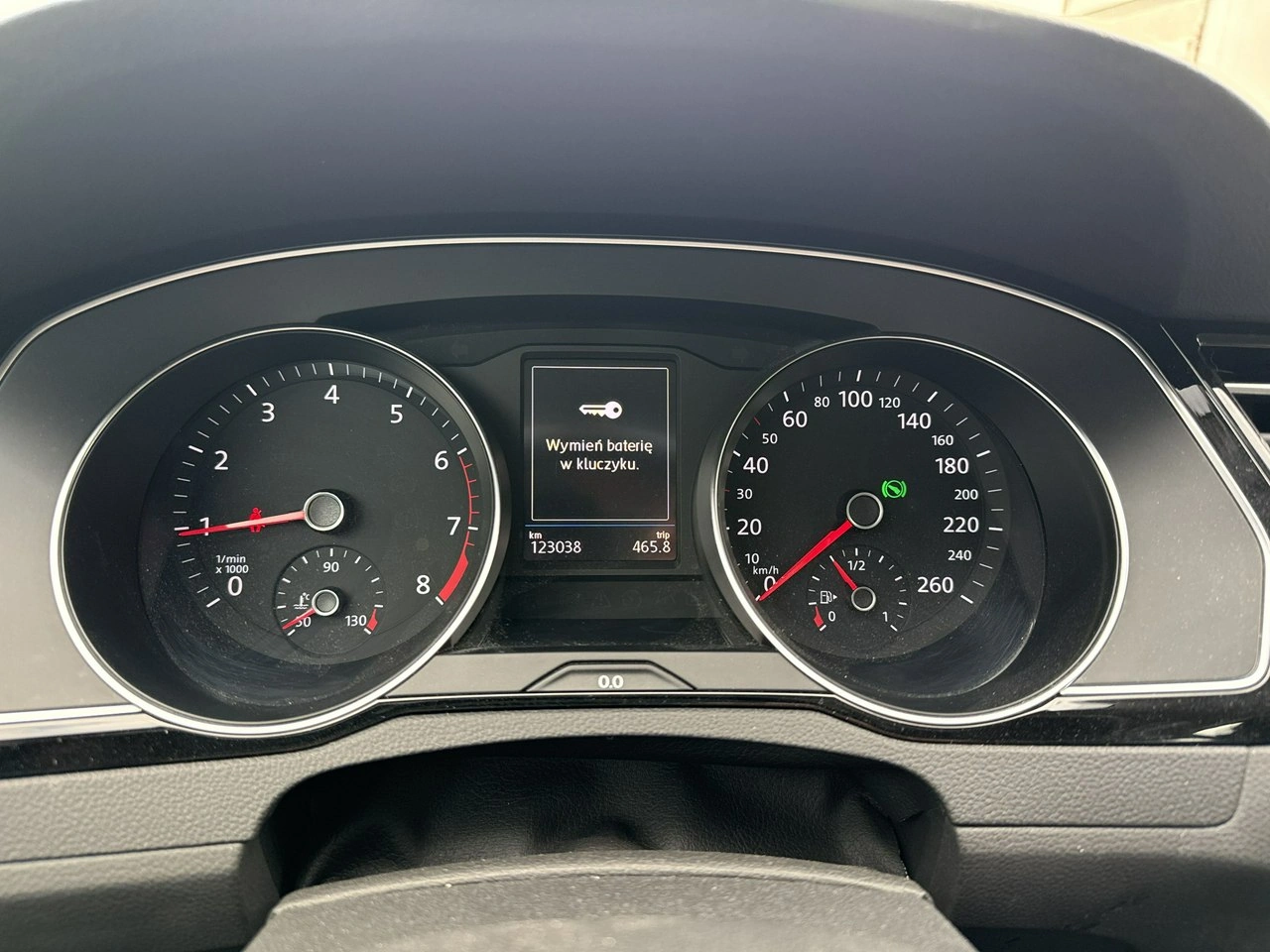 Volkswagen Passat - Zdjęcie 25