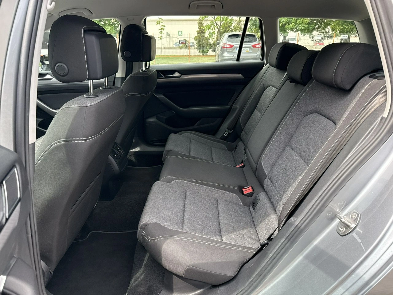 Volkswagen Passat - Zdjęcie 14