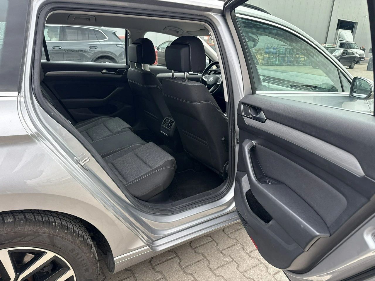 Volkswagen Passat - Zdjęcie 16