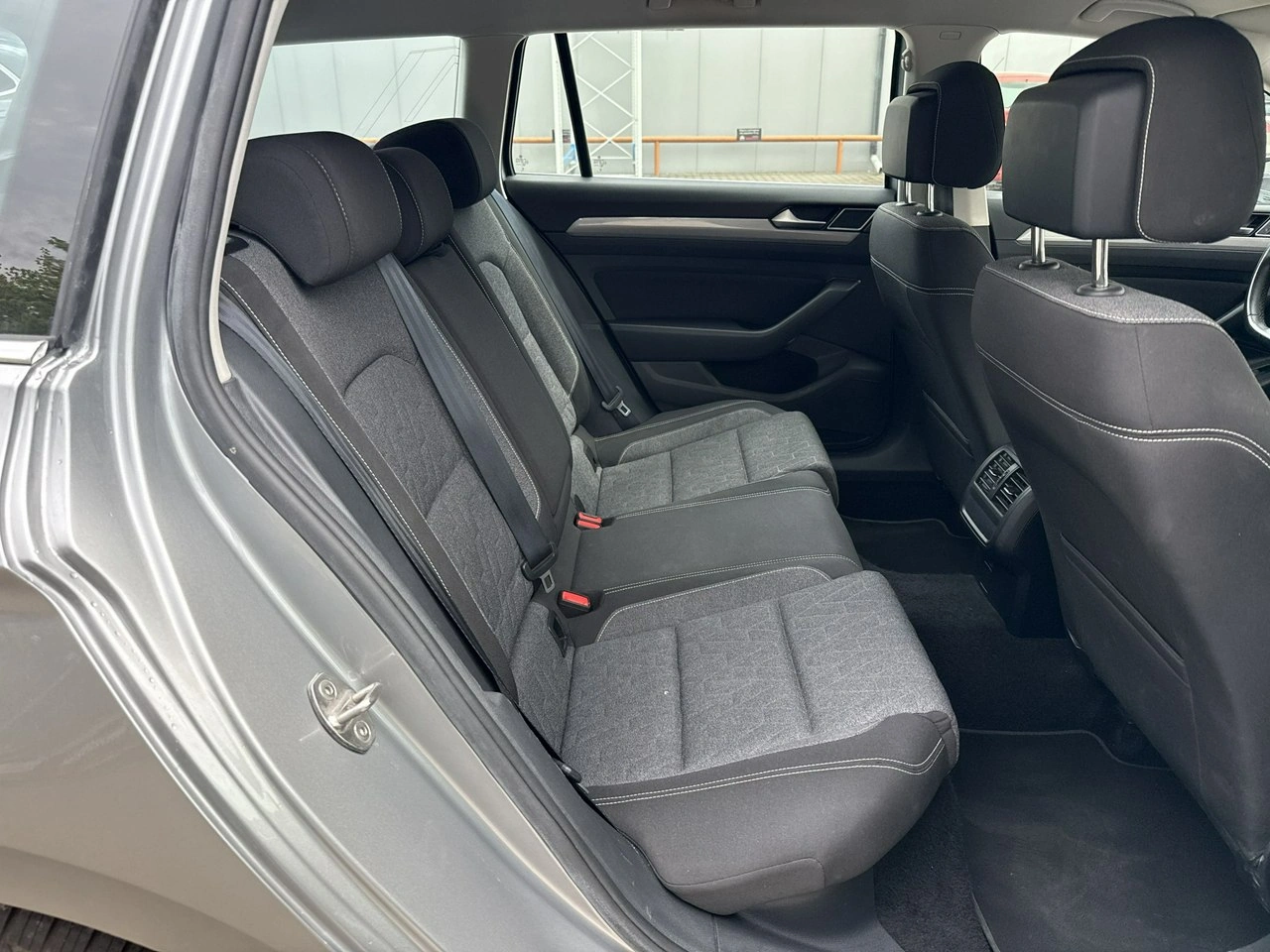 Volkswagen Passat - Zdjęcie 17