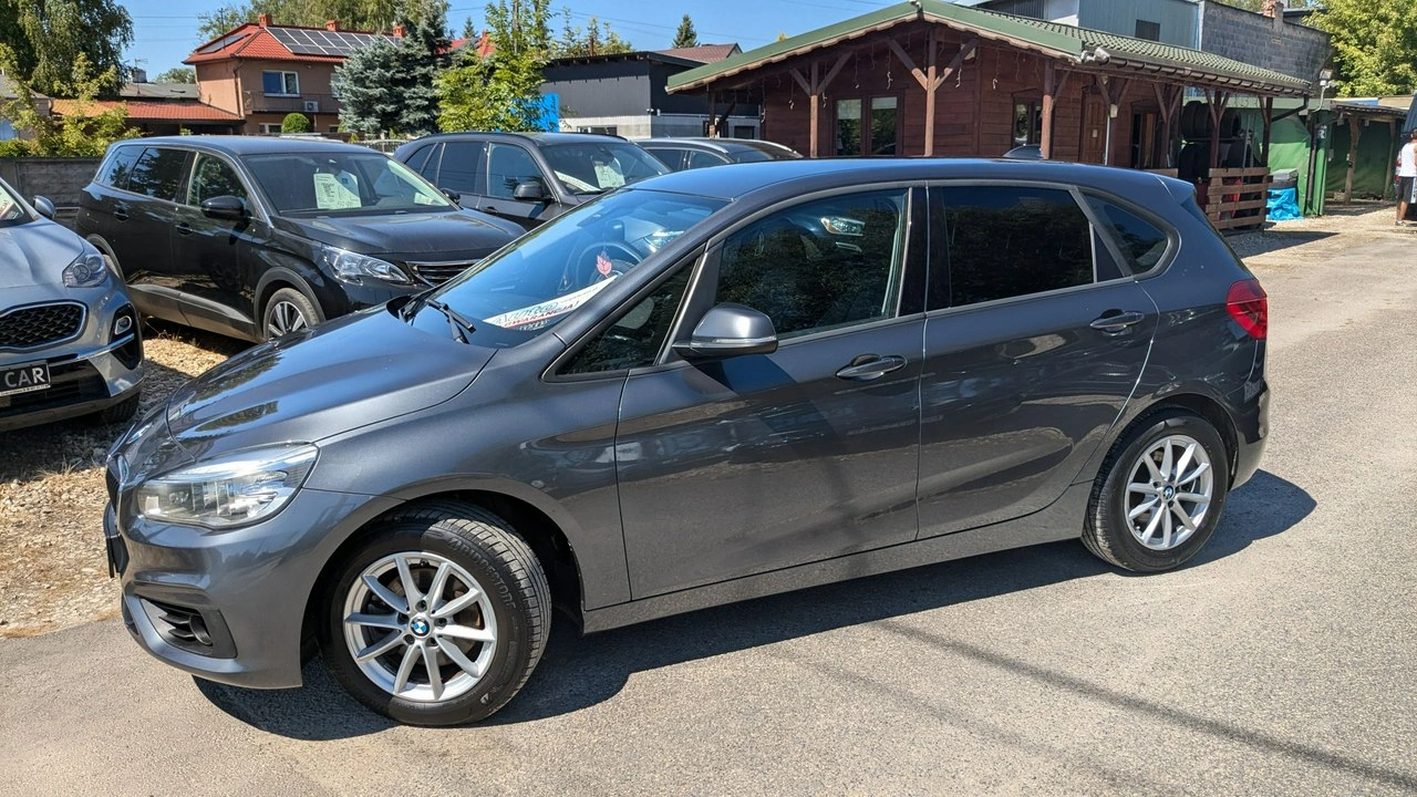 BMW 216 - Zdjęcie 2