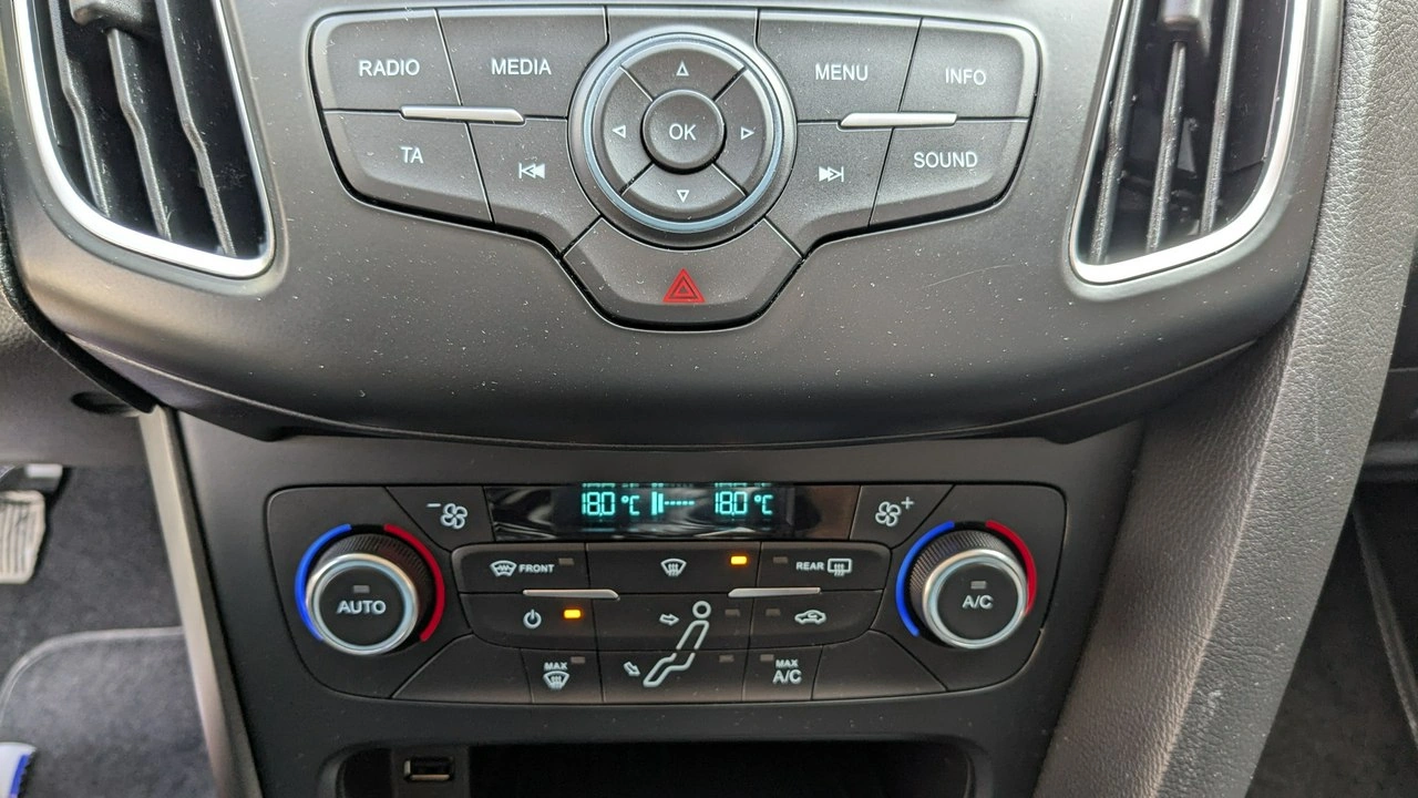 Ford Focus - Zdjęcie 23