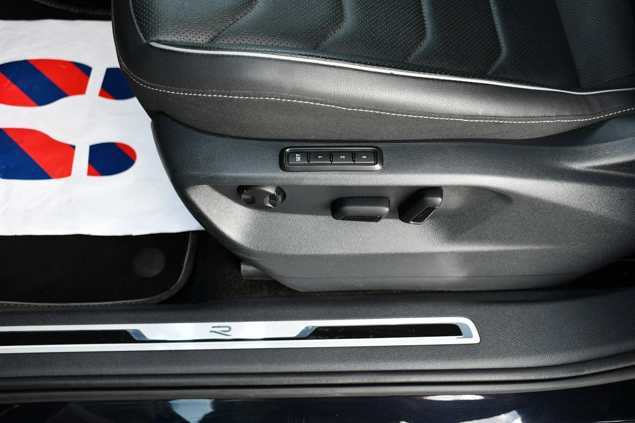 Volkswagen Tiguan Allspace - Zdjęcie 23