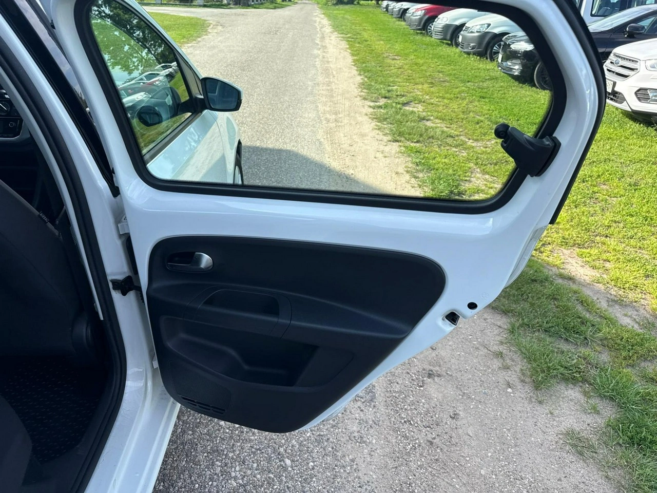 Volkswagen up! - Zdjęcie 24