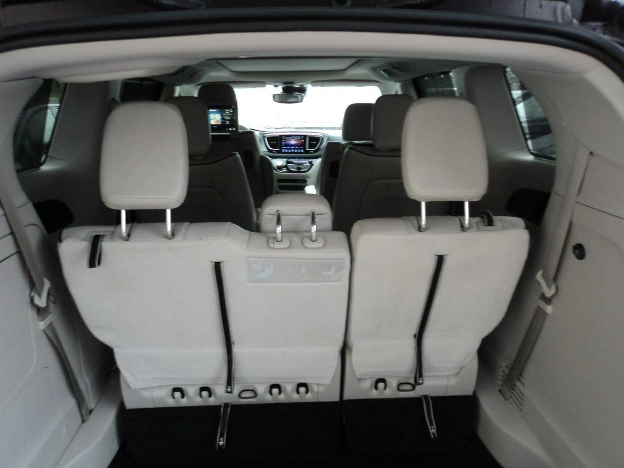 Chrysler Pacifica - Zdjęcie 9