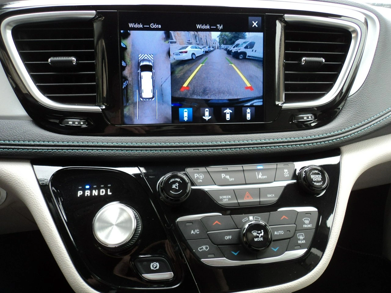 Chrysler Pacifica - Zdjęcie 14