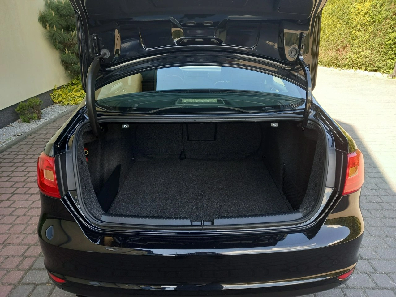 Volkswagen Jetta - Zdjęcie 14