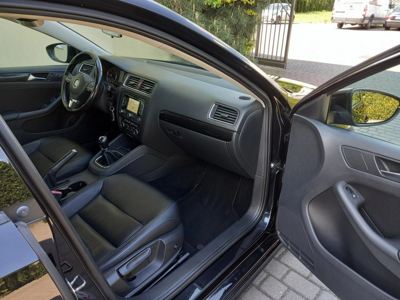 Volkswagen Jetta - Zdjęcie 21