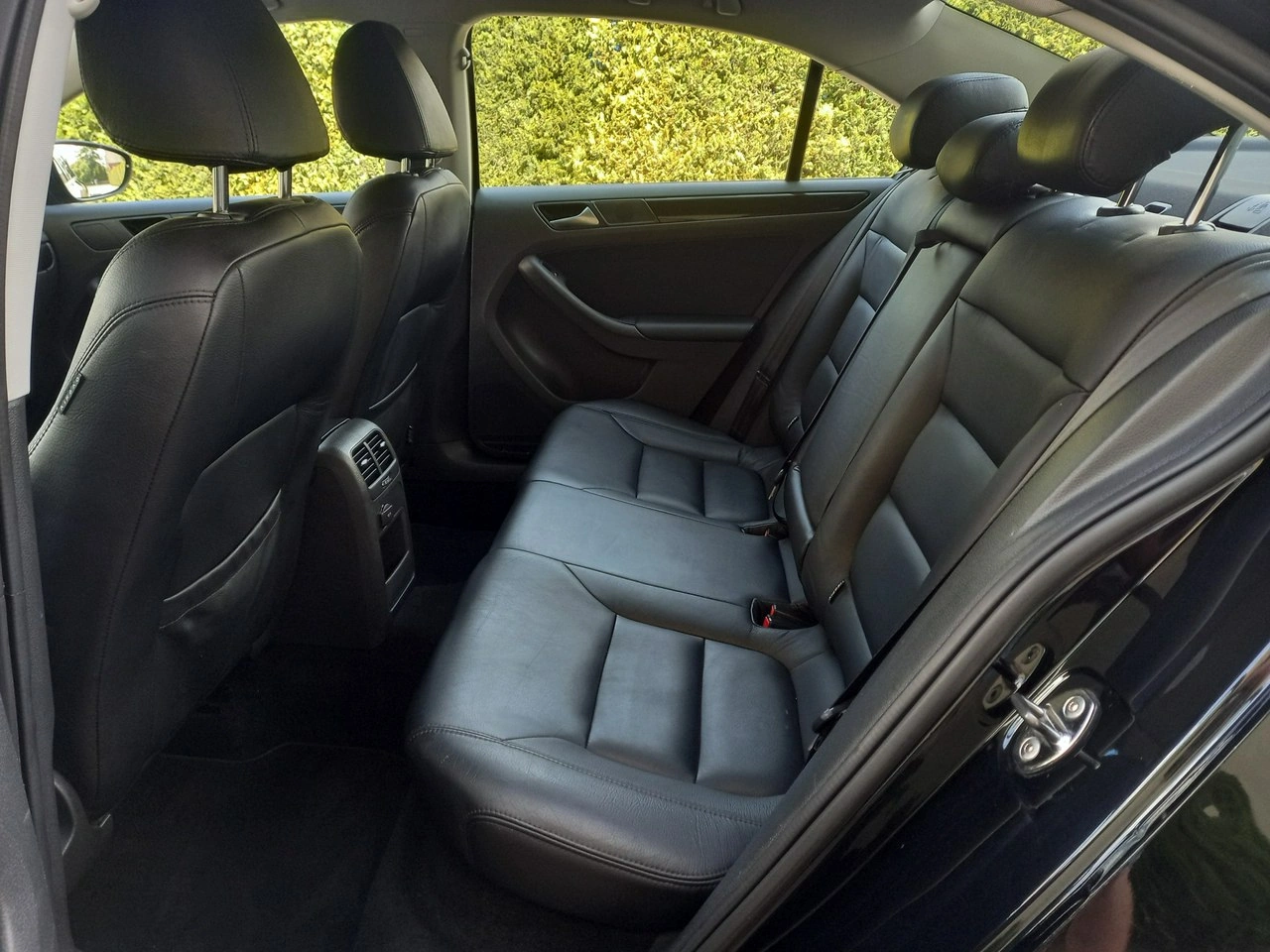 Volkswagen Jetta - Zdjęcie 23